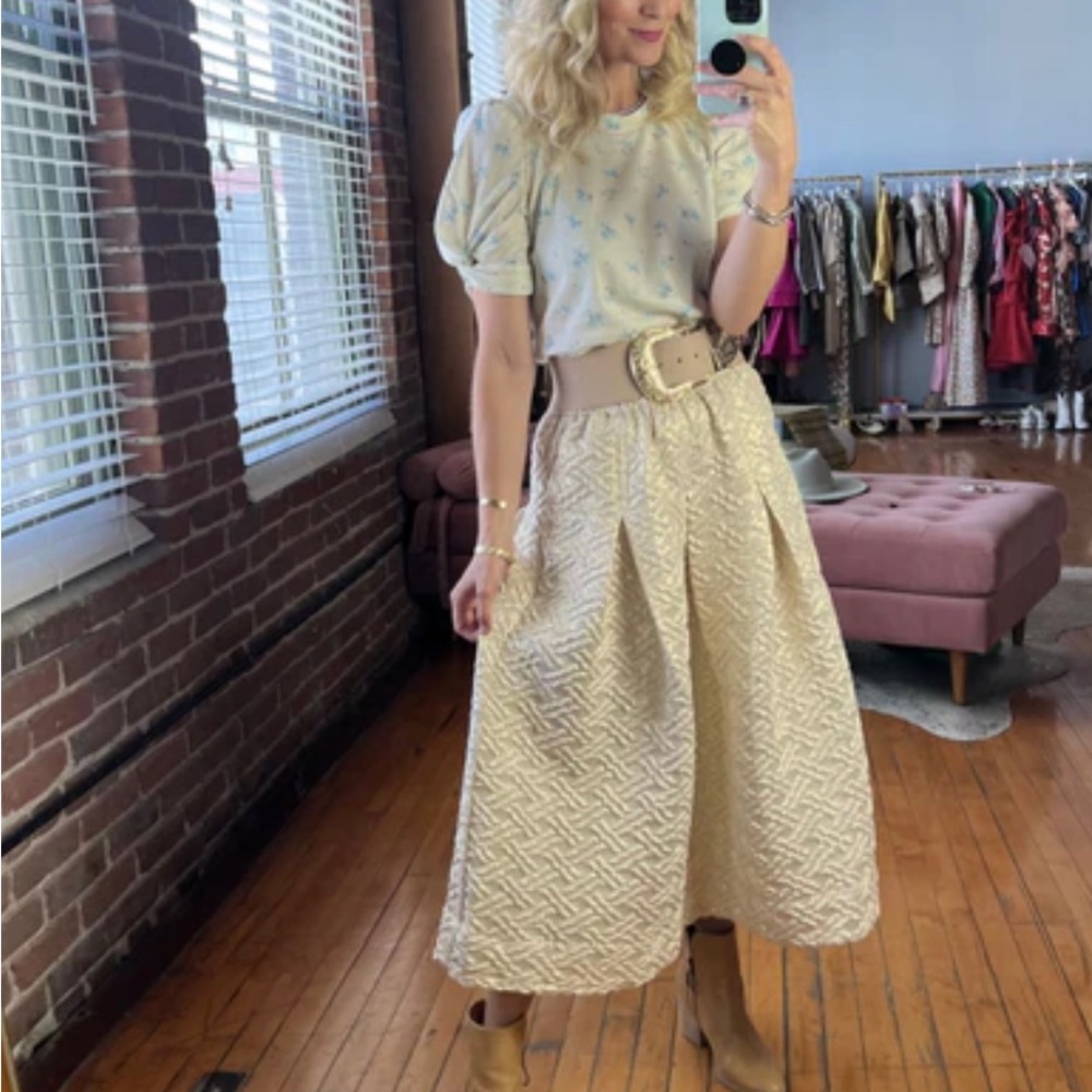 Buru Quilted Midi Skirt in Gold